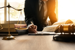 In the Courtroom Trenches: A Guide to Hiring a Litigation Lawyer